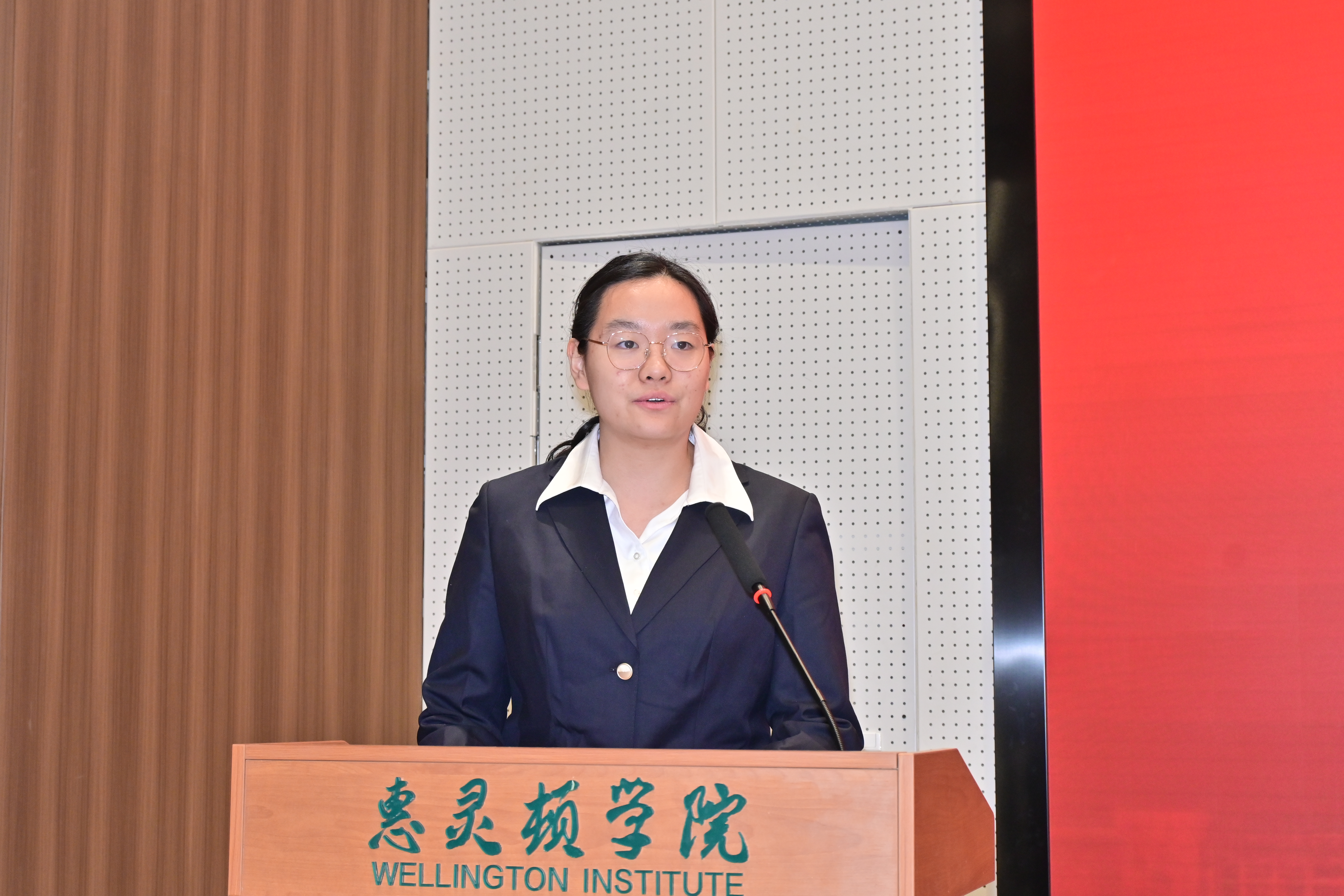 6受助学生代表唐铖浛发言.JPG 6受助学生代表唐铖浛发言.JPG